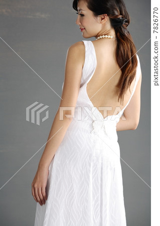 Portrait of young woman 7826770