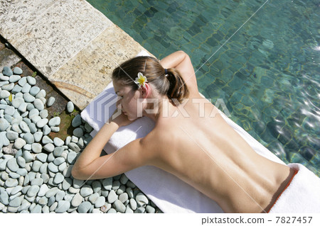Woman lying down Woman lying down 7827457