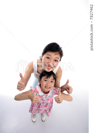 Mid Adult woman and little girl 7827462