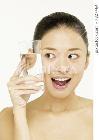 Close-up of woman portrait 7827464