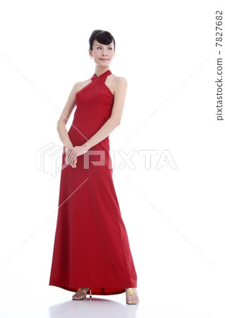Portrait of young woman 7827682