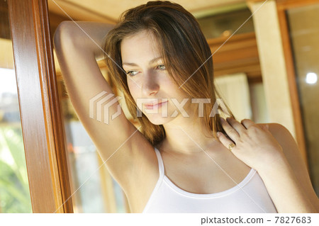Portrait of young woman 7827683