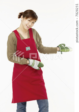 Portrait of young woman Portrait of young woman 7828231