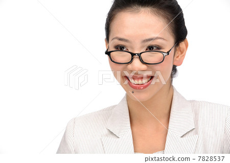 Portrait of young woman 7828537