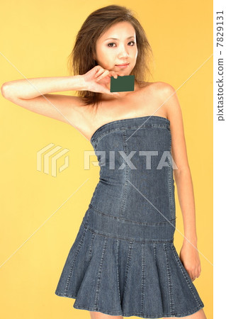 Portrait of young woman 7829131