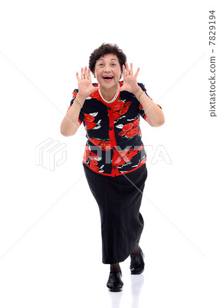 Portrait of senior woman Portrait of senior woman 7829194