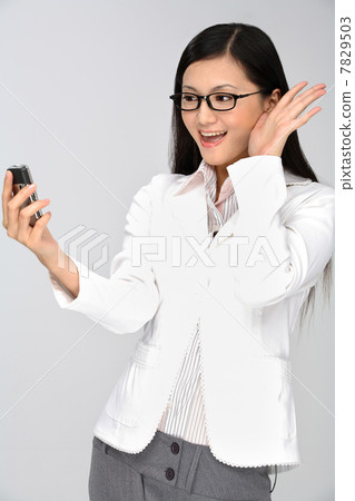 Portrait of young woman 7829503