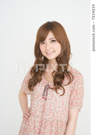 年輕的女士（夏天） 7834834