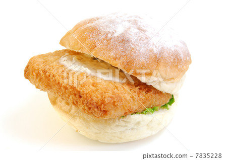 Delicious fish fried sandwich 7835228
