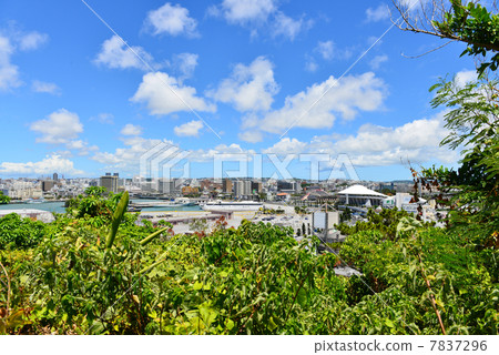 Naha war port 7837296