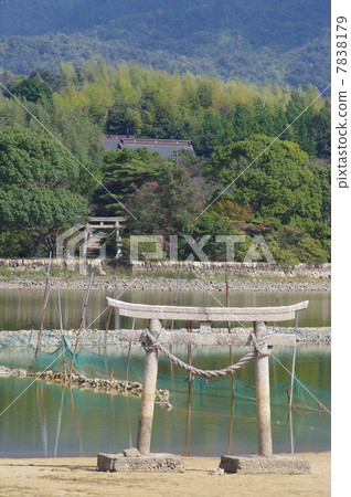 Torii at Nagasawa pond 7838179