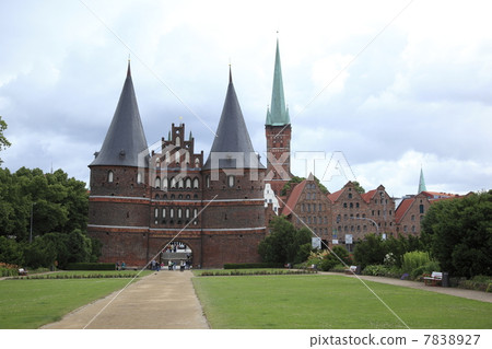 Holstentor's gate 7838927