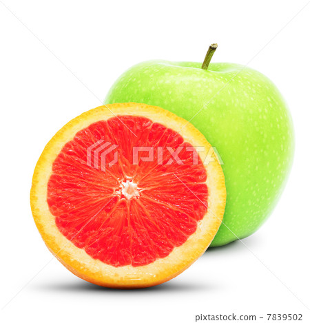 图库照片: grapefruit and green apple. large depth of field.