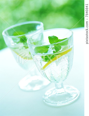 薄荷的玻璃 7840841