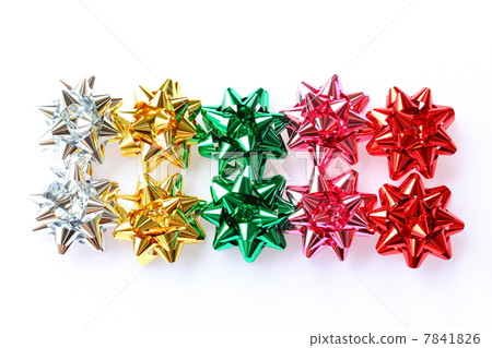 5種顏色絲帶銀色金色綠色粉紅色紅色並排排列 5種顏色絲帶銀色金色綠色粉紅色紅色並排排列 7841826