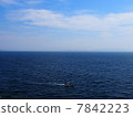 Sky, sea and ship 7842223