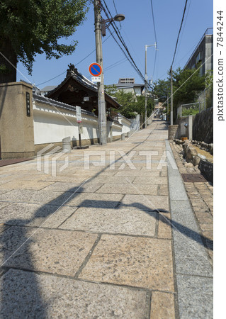 Tenjinzaka of Shimo-cho 7844244