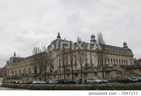 Orsay Museum seen from a pleasure boat Orsay Museum seen from a pleasure boat 7847233