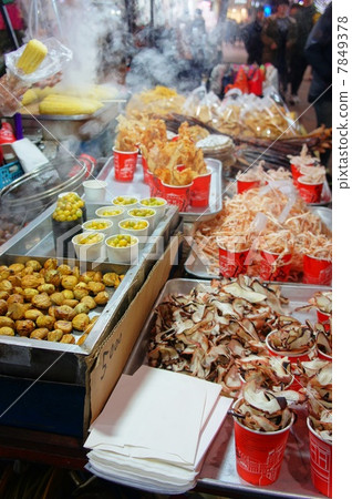 Myeongdong，漢城，韓國食物攤位 7849378