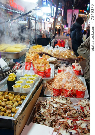 Myeongdong,漢城,韓國食物攤位 Myeongdong,漢城,韓國食物攤位 7849379