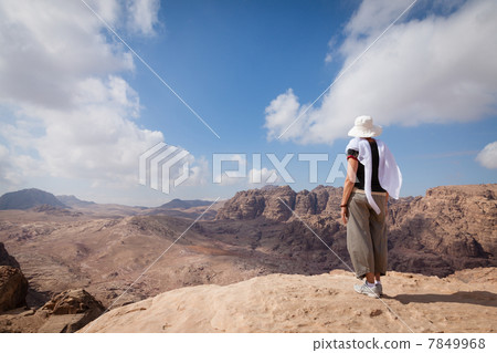 Hiking in Petra 7849968