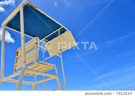 Beach monitoring tower 7852614