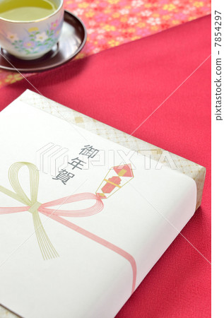 Year-end gifts 7854297