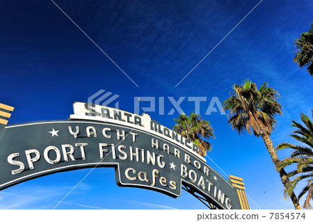 Santa Monica's blue sky 7854574