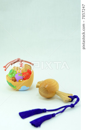 The size of launch and treasure ships The size of launch and treasure ships 7857247