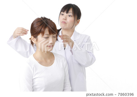 Female doctor who found disease on head 7860396