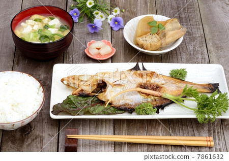 Japanese food 7861632