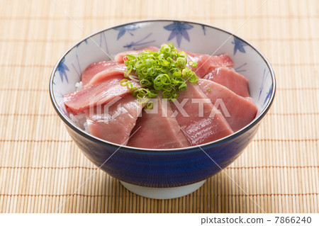 Tuna covered rice bowl 7866240