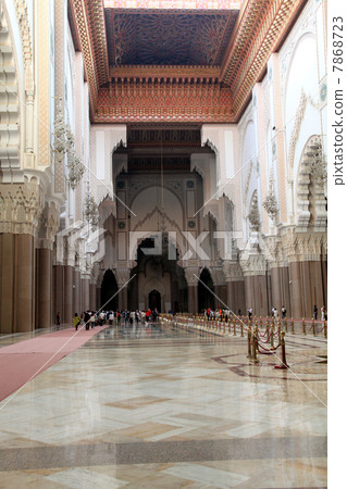 在卡薩布蘭卡的哈桑二世清真寺裡面 在卡薩布蘭卡的哈桑二世清真寺裡面 7868723