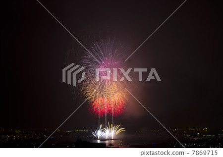 橫濱港的煙花 橫濱港的煙花 7869715