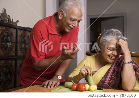 Old couple Old couple 7873100