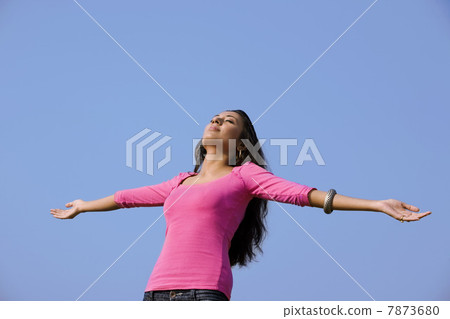 Woman enjoying the outdoors  7873680