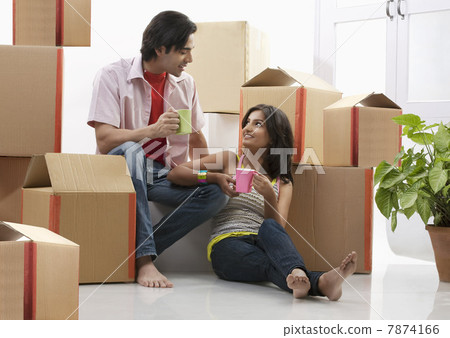 Couple having coffee  7874166