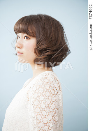 Short Bob's lady (light blue back) Short Bob's lady (light blue back) 7874662