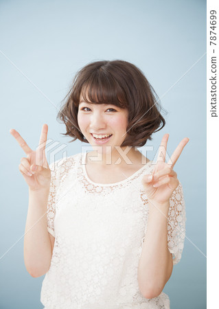 Short Bob's lady (light blue back) 7874699