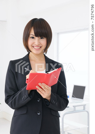 young woman      7874796