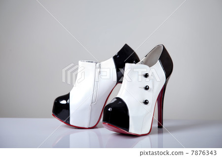 Elegant female shoes 7876343