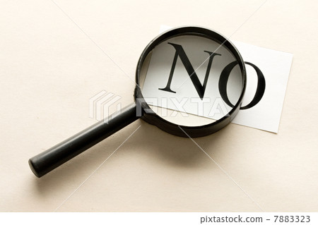 Magnifying glass and card 7883323