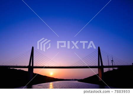 Oriental bridge at dusk [Horizontal] 7883933