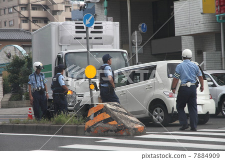 Accident site in front collision at signal intersection 7884909