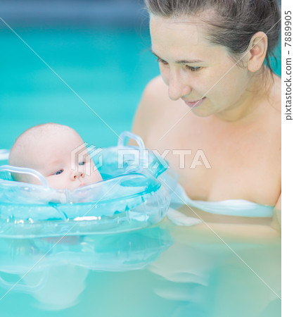 Baby and mom 7889905