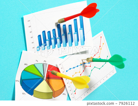 Dart piercing the graph 7926112
