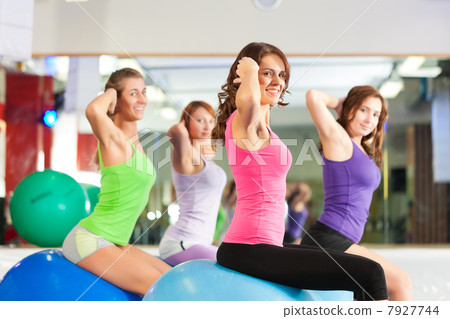 Gym fitness women - Training and workout Gym fitness women - Training and workout 7927744