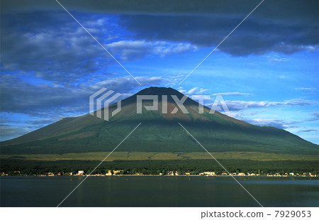 Summer Fuji from Yamanakako Summer Fuji from Yamanakako 7929053