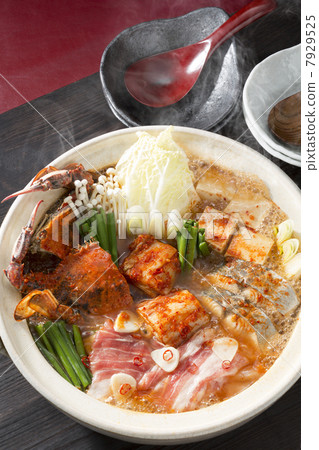 kimchi hot pot  7929525