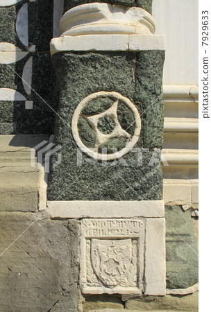 諾曼式建築 不完整 未完成 7929633